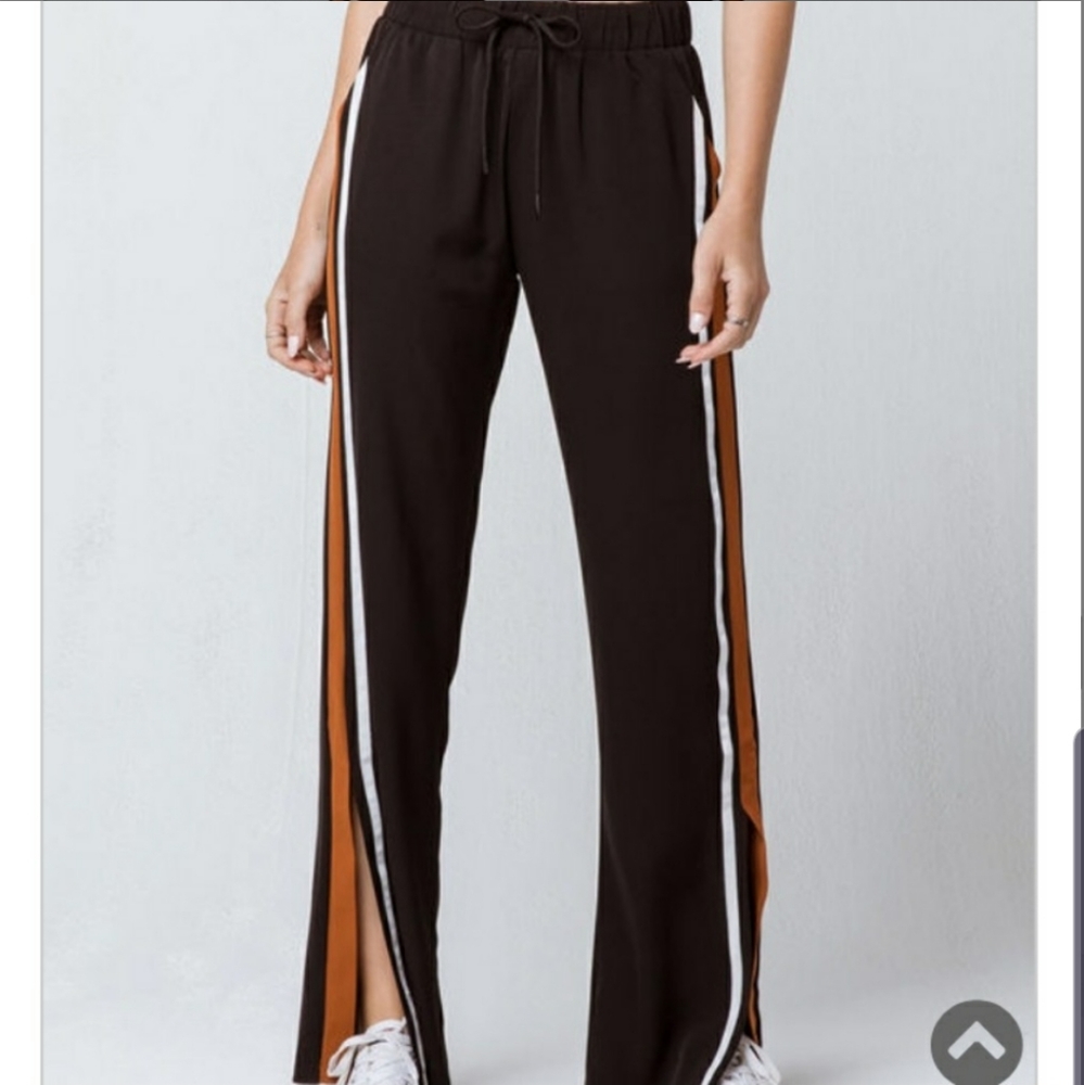 TILLY'S Sky and Sparrow Side Stripe Wide Leg Pants - Picture 2 of 4
